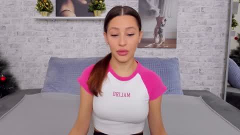 Snapshot of selenarousey chatting on December 23, 2024, 8:33 am Selena online show from December 23, 2024, 8:33 am