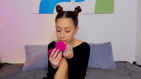 Snapshot of selenarousey chatting on January 11, 2025, 10:29 am Selena online show from January 11, 2025, 10:29 am