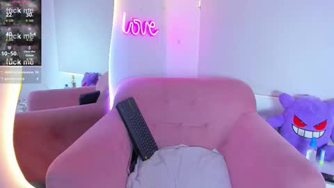 Snapshot of selene_swee chatting on November 8, 2025, 3:23 pm selene_swee online show from November 8, 2025, 3:23 pm