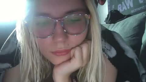 Selene online show from January 1, 2025, 2:20 pm