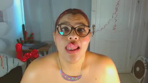 Snapshot of selenna1 chatting on February 15, 2025, 8:22 pm Selenna1 online show from February 15, 2025, 8:22 pm