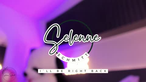 Snapshot of selenne_schmitt chatting on January 4, 2025, 10:24 pm Selenne online show from January 4, 2025, 10:24 pm