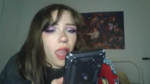 Snapshot of sendforesme chatting on January 4, 2025, 3:18 am goddess esme online show from January 4, 2025, 3:18 am