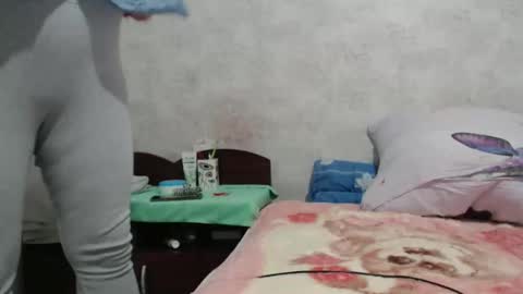 Lenna online show from November 24, 2025, 8:58 am