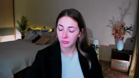 sensitiveheartt online show from September 15, 2025, 7:58 pm