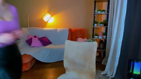 sensitiveheartt online show from November 9, 2025, 7:23 pm