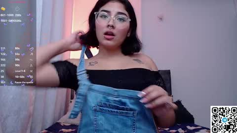 Snapshot of sensual_flame chatting on December 21, 2024, 1:58 am Camille and sophie online show from December 21, 2024, 1:58 am