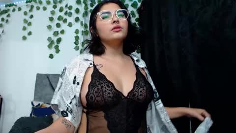 Snapshot of sensual_flame chatting on January 20, 2025, 1:18 am Camille and sophie online show from January 20, 2025, 1:18 am