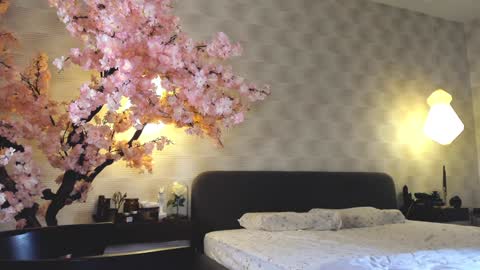 Gia online show from December 28, 2024, 7:22 am