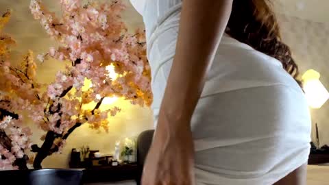 Gia online show from January 15, 2025, 10:38 am