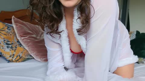 Snapshot of sensual_jassmine chatting on December 24, 2024, 11:38 am Jasmine online show from December 24, 2024, 11:38 am