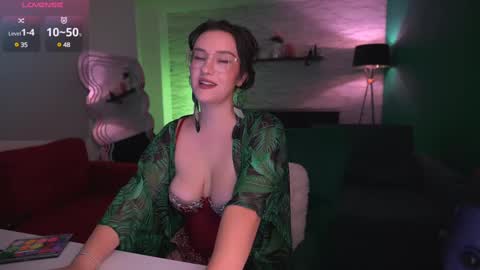 Snapshot of sensual_jassmine chatting on March 3, 2025, 6:44 pm Jasmine online show from March 3, 2025, 6:44 pm