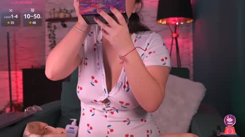 Snapshot of sensual_jassmine chatting on March 8, 2025, 9:06 am Jasmine online show from March 8, 2025, 9:06 am