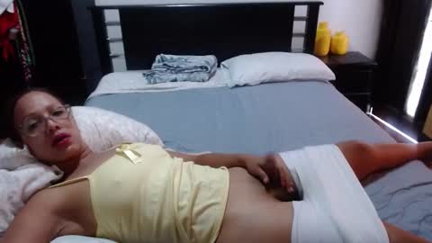 Snapshot of sensual_natalie chatting on October 20, 2025, 5:35 pm sensual_natalie online show from October 20, 2025, 5:35 pm