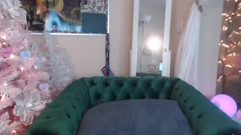 Snapshot of sensual_paradise_ chatting on February 2, 2025, 12:09 am V online show from February 2, 2025, 12:09 am