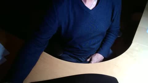 Snapshot of sensualgentlem chatting on December 16, 2025, 1:21 am Sensually Yours online show from December 16, 2025, 1:21 am