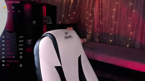 Snapshot of sensualily chatting on February 8, 2025, 6:33 pm Kiki online show from February 8, 2025, 6:33 pm