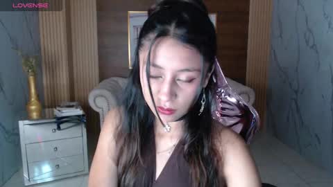 serabella_s online show from December 4, 2025, 12:58 pm