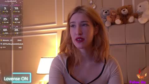 Snapshot of serena_bennet chatting on February 3, 2025, 1:41 am Serena online show from February 3, 2025, 1:41 am