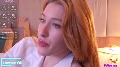 Snapshot of serena_bennet chatting on February 17, 2025, 12:54 am Serena online show from February 17, 2025, 12:54 am