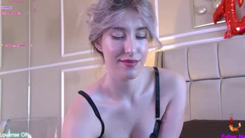 Snapshot of serena_bennet chatting on September 21, 2025, 6:26 am Serena online show from September 21, 2025, 6:26 am