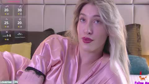 Snapshot of serena_bennet chatting on October 27, 2025, 12:31 pm Serena online show from October 27, 2025, 12:31 pm