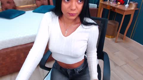Snapshot of serena_mendez chatting on December 7, 2024, 6:54 am Serena online show from December 7, 2024, 6:54 am