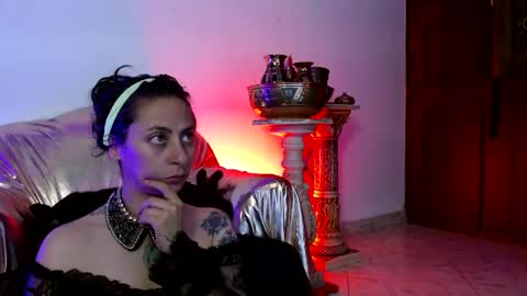 Snapshot of serena_xyz chatting on October 28, 2025, 7:27 pm Serena Xyz online show from October 28, 2025, 7:27 pm