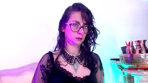 Serena Xyz online show from December 4, 2025, 5:54 pm