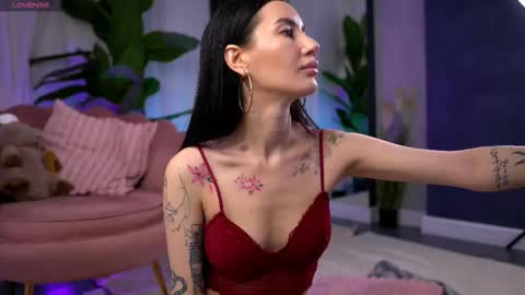 Serena online show from November 11, 2025, 10:59 am