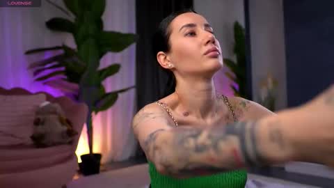 Serena online show from November 20, 2025, 11:10 am