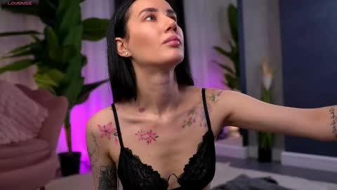 Serena online show from November 26, 2025, 11:11 am