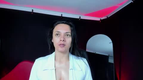 Snapshot of sesymilf chatting on November 18, 2025, 3:56 am LUCERO online show from November 18, 2025, 3:56 am