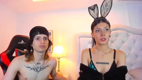 Snapshot of sett_and_gwen chatting on December 11, 2024, 8:28 pm sett_and_gwen online show from December 11, 2024, 8:28 pm