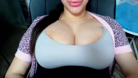 Snapshot of seu_cute chatting on February 22, 2025, 6:30 pm seu_cute online show from February 22, 2025, 6:30 pm