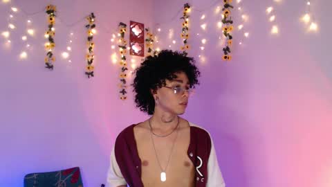 Snapshot of seven7xis chatting on March 8, 2025, 12:09 pm Alexis online show from March 8, 2025, 12:09 pm