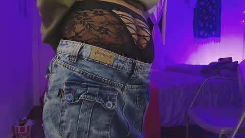 Snapshot of seven7xis chatting on October 19, 2025, 5:41 am Alexis online show from October 19, 2025, 5:41 am