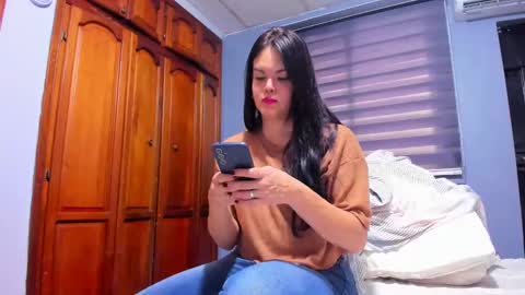 Snapshot of sexefantasia chatting on January 6, 2025, 10:15 pm HEY GUYS KEVIAM I    MY NEW  TWITTER IS anitalautter26 imstagran  anitalautter26 officialOFanitalautter online show from January 6, 2025, 10:15 pm