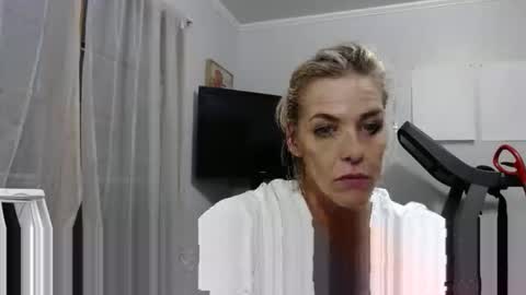 Sexi Chrisly online show from November 16, 2025, 7:03 am