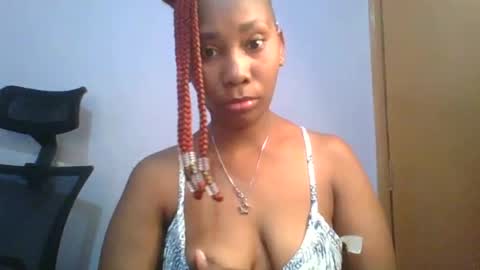 Snapshot of sexie_curvie chatting on February 17, 2025, 7:47 am Maggie online show from February 17, 2025, 7:47 am