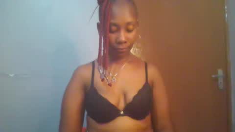 Snapshot of sexie_curvie chatting on February 26, 2025, 7:31 am Maggie online show from February 26, 2025, 7:31 am