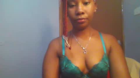 Snapshot of sexie_curvie chatting on February 26, 2025, 12:14 pm Maggie online show from February 26, 2025, 12:14 pm