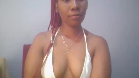 Snapshot of sexie_curvie chatting on March 6, 2025, 12:19 pm Maggie online show from March 6, 2025, 12:19 pm