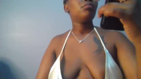 Snapshot of sexie_curvie chatting on September 16, 2025, 6:31 pm Maggie online show from September 16, 2025, 6:31 pm