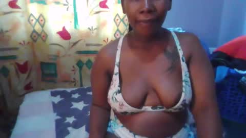 Snapshot of sexie_curvie chatting on September 28, 2025, 5:46 am Maggie online show from September 28, 2025, 5:46 am