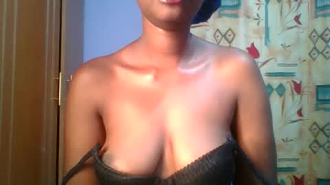 Snapshot of sexie_curvie chatting on November 21, 2025, 8:07 pm Maggie online show from November 21, 2025, 8:07 pm