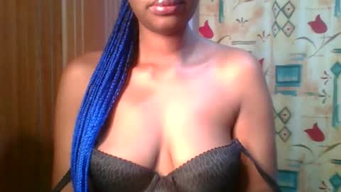 Snapshot of sexie_curvie chatting on December 13, 2025, 8:04 pm Maggie online show from December 13, 2025, 8:04 pm
