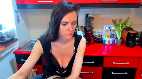 Snapshot of sexqueen1111 chatting on March 11, 2025, 5:49 am sexqueen1111 online show from March 11, 2025, 5:49 am