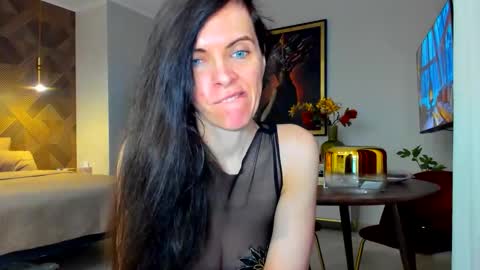 sexqueen1111 online show from December 5, 2025, 1:20 pm