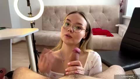 Snapshot of sexstar_l1fstyl3 chatting on February 21, 2025, 7:23 am Diana online show from February 21, 2025, 7:23 am